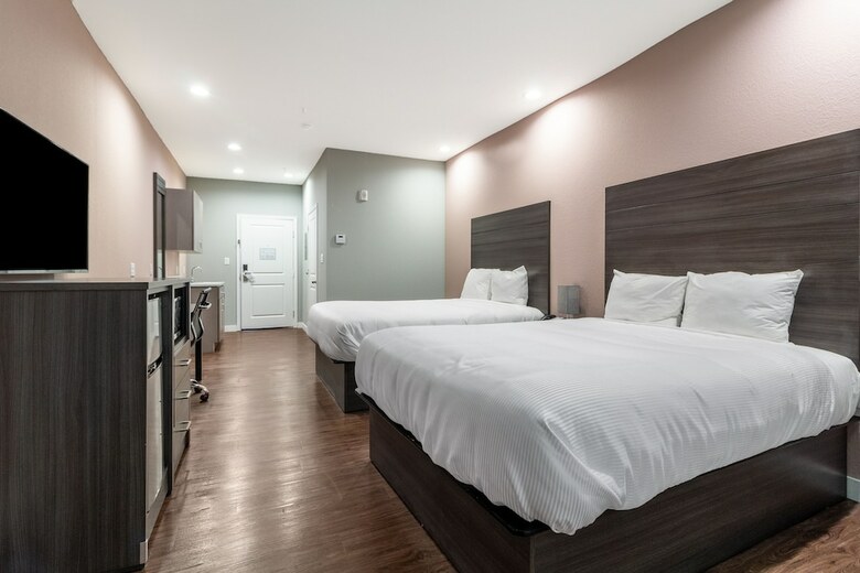 Hotel Scottish Inn & Suites