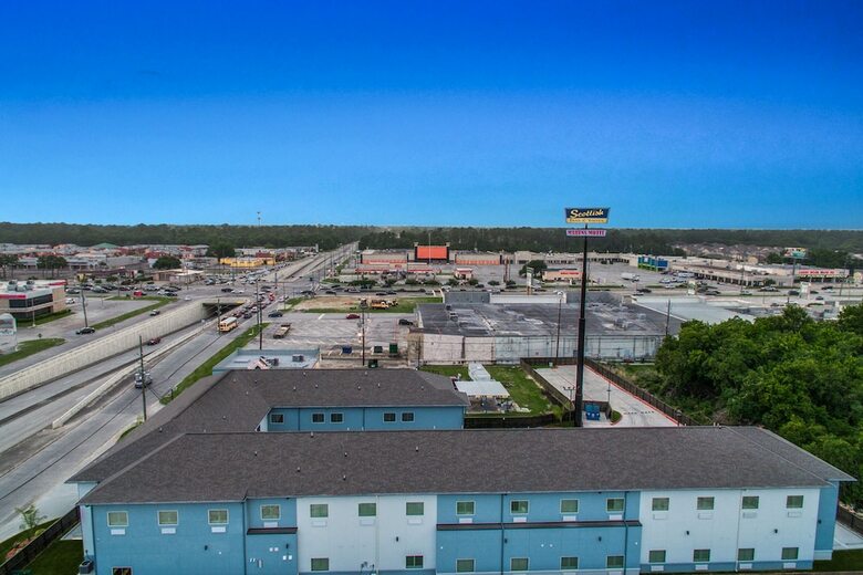 Hotel Scottish Inn & Suites