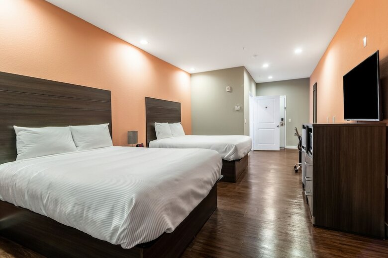 Hotel Scottish Inn & Suites