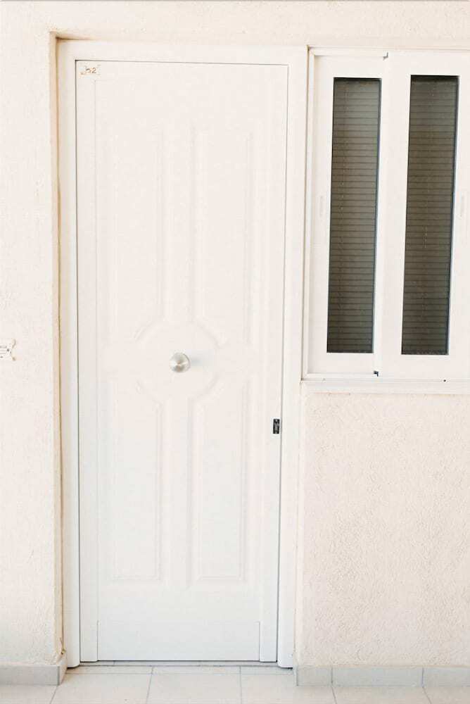 Apartamentos Best House Nirvana Patra