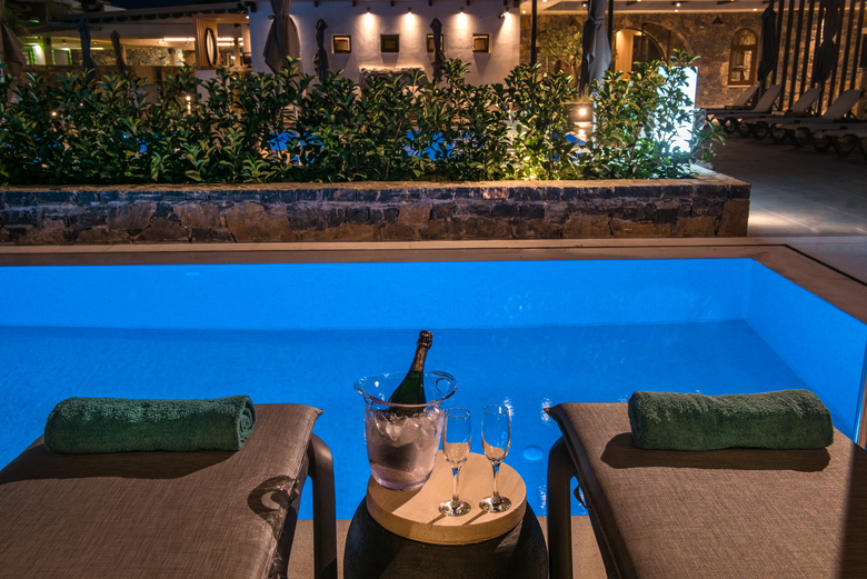 Aparthotel Petousis Hotel & Suites