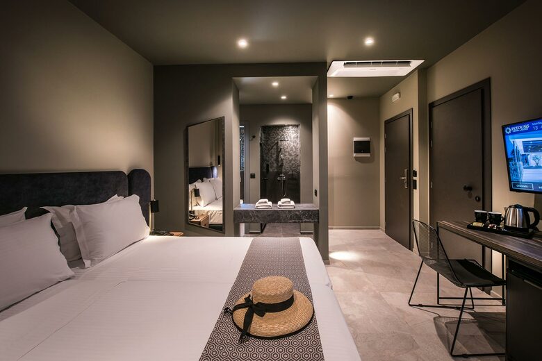 Aparthotel Petousis Hotel & Suites