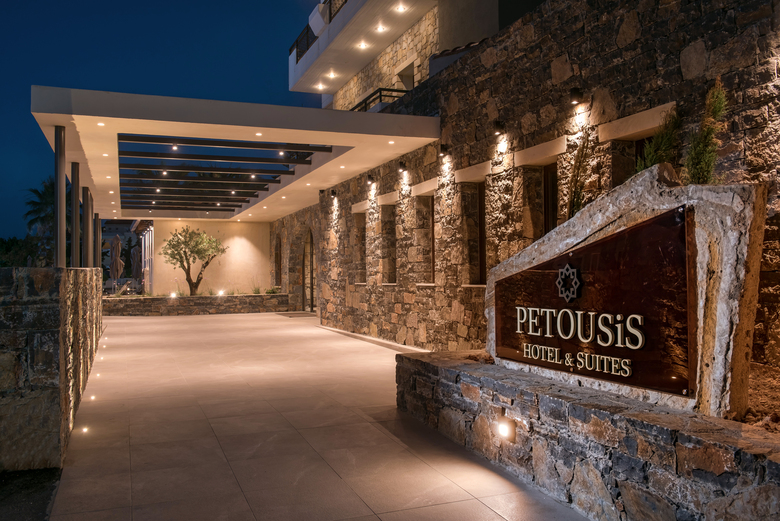 Aparthotel Petousis Hotel & Suites