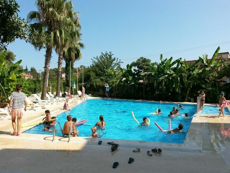 Oranj Ranch Hotel