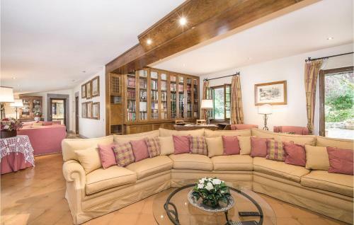 Five-bedroom Holiday Home In Montevirginio Rm