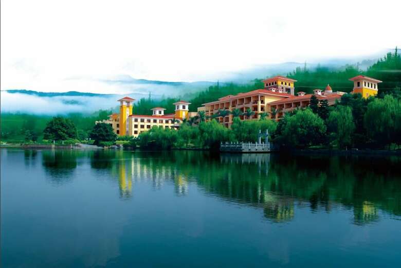 Green Lake Hot Spring Hotel