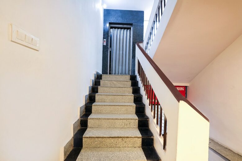 Oyo 14194 Hotel Deccan Lodging And Boarding