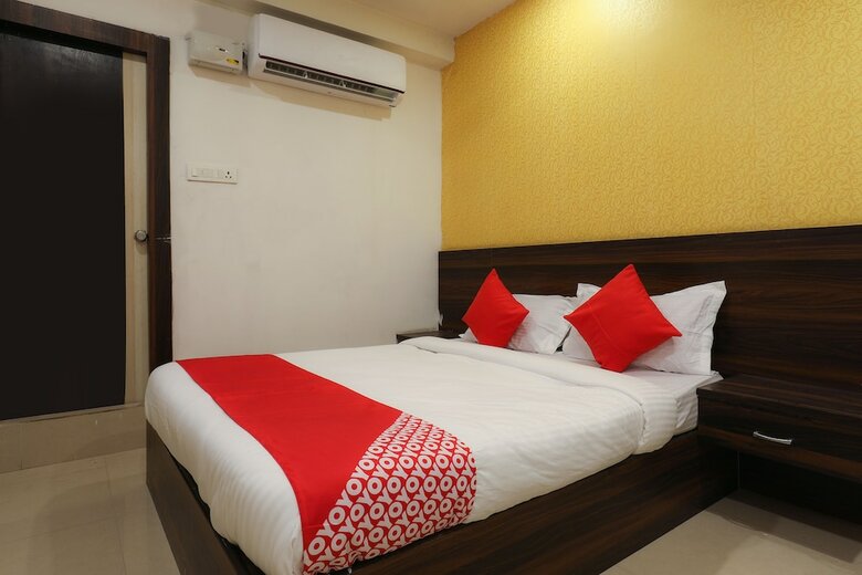 Oyo 14194 Hotel Deccan Lodging And Boarding