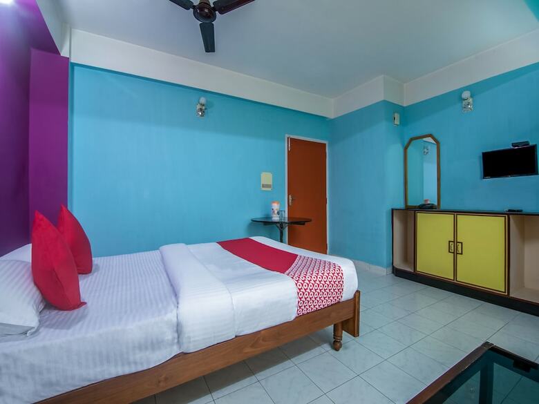 Hotel Oyo 14737 Lg Towers