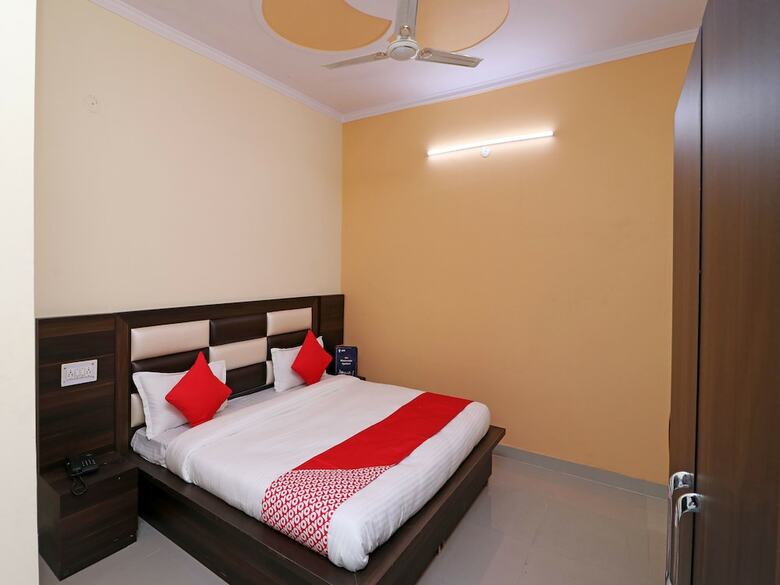 Oyo 16362 Hotel Ashiyana