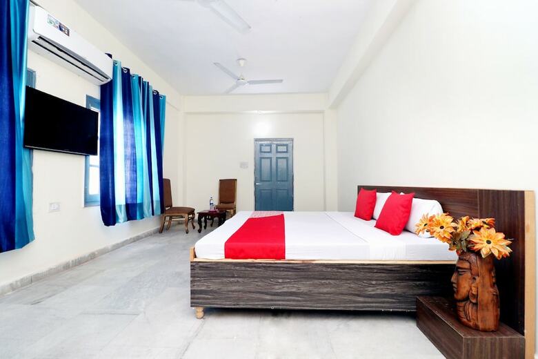 Oyo 18570 Hotel Jazz