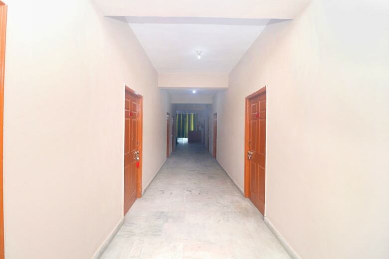 Oyo 18570 Hotel Jazz