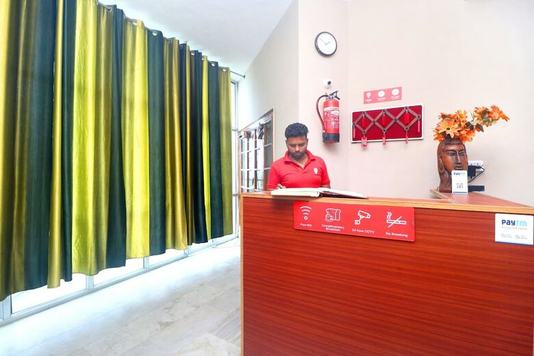 Oyo 18570 Hotel Jazz