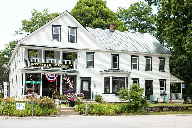 Hotel The Lodge At West River