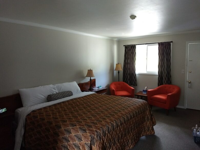 Hotel The Lodge At West River