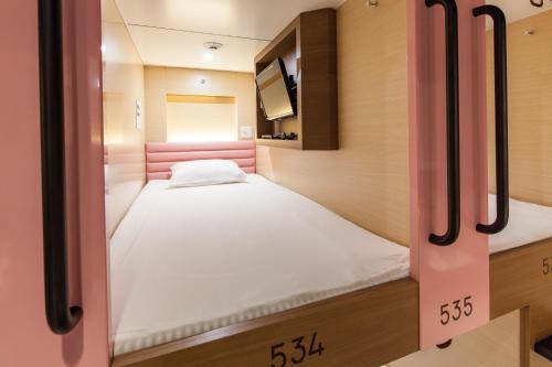 Y's Cabin Osaka Namba (Female Only)