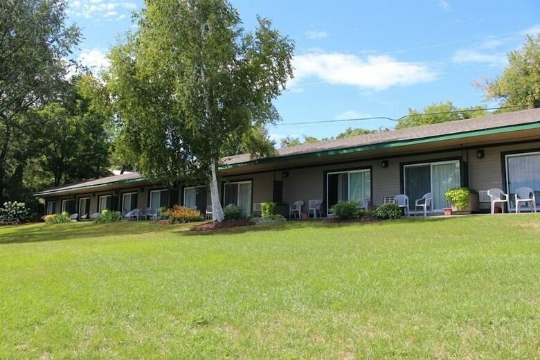 Hotel The Glen House Resort Ltd