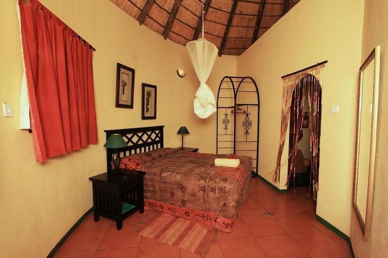 Posada Lesoma Valley Lodge