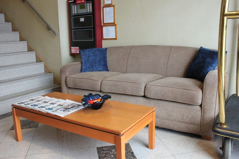 Hotel Bellerose Inn