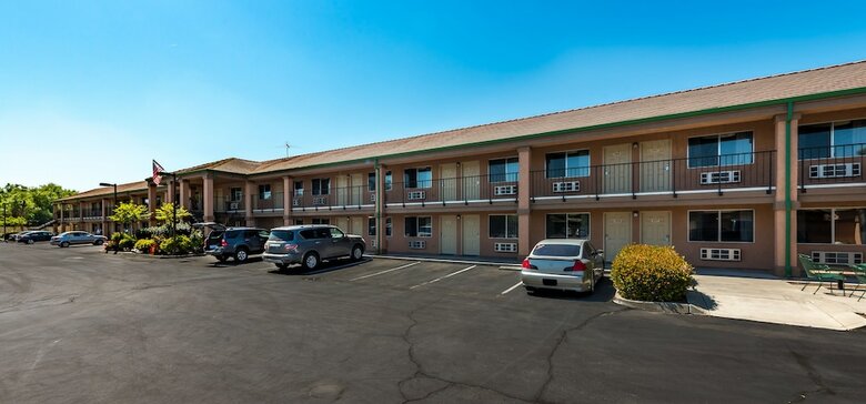 Hotel Edgewater Inn Reedley