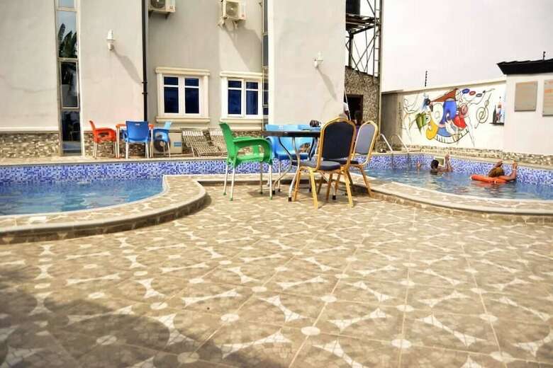 Ice Grand Hotel & Suites