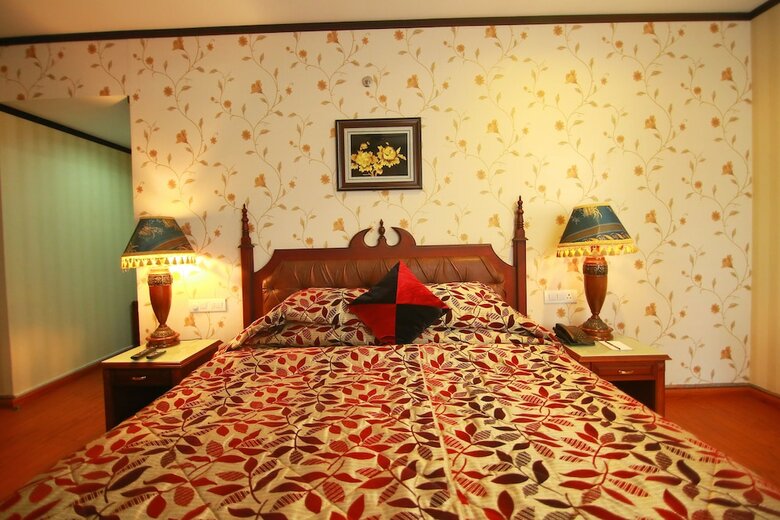 Madathil Regency Hotel