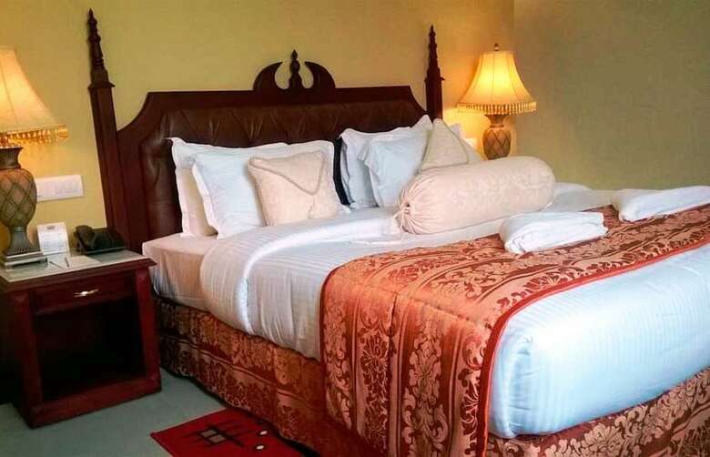 Madathil Regency Hotel