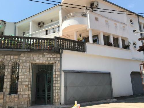 Hostal Guest Haus Nuhi