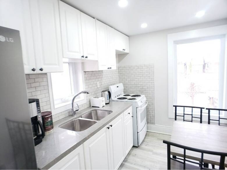 King Bed Home With Park View