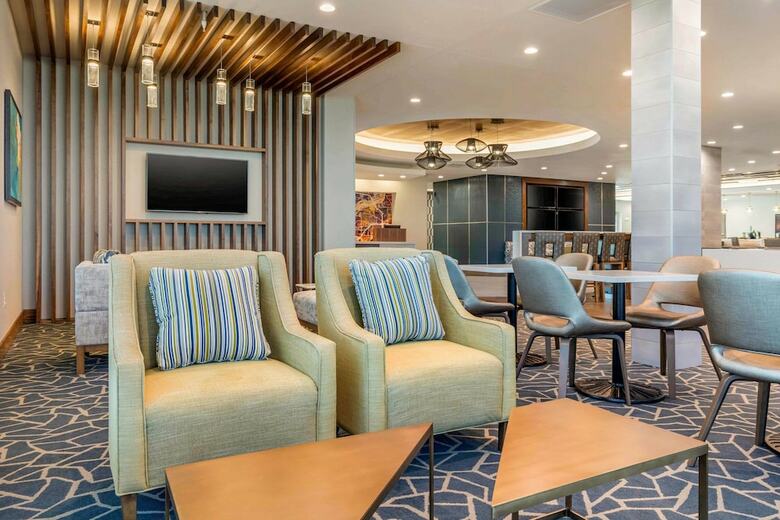 Cambria Hotel Bettendorf - Quad Cities