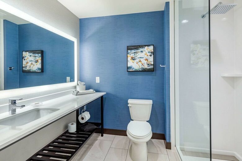 Cambria Hotel Bettendorf - Quad Cities