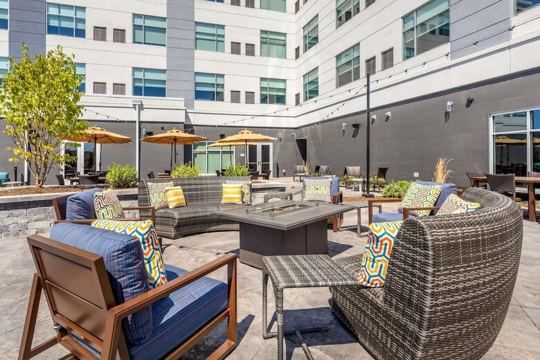 Cambria Hotel Bettendorf - Quad Cities