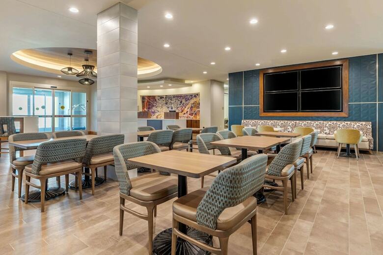 Cambria Hotel Bettendorf - Quad Cities