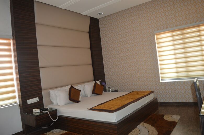 Hotel Riya Palace By Amazone Holidays
