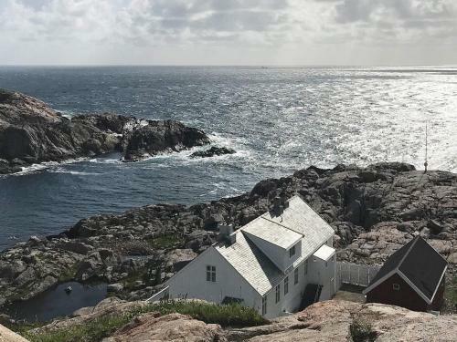 Two-bedroom Holiday Home In Lyngdal 2