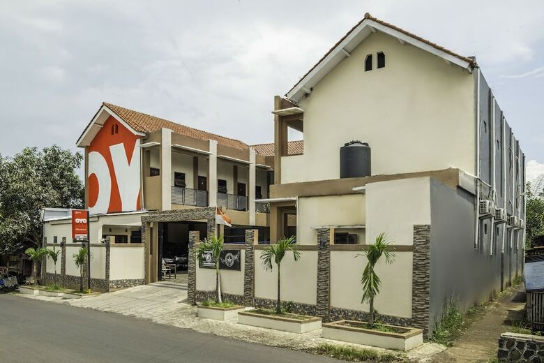 Hotel Oyo 876 D' Exclusive