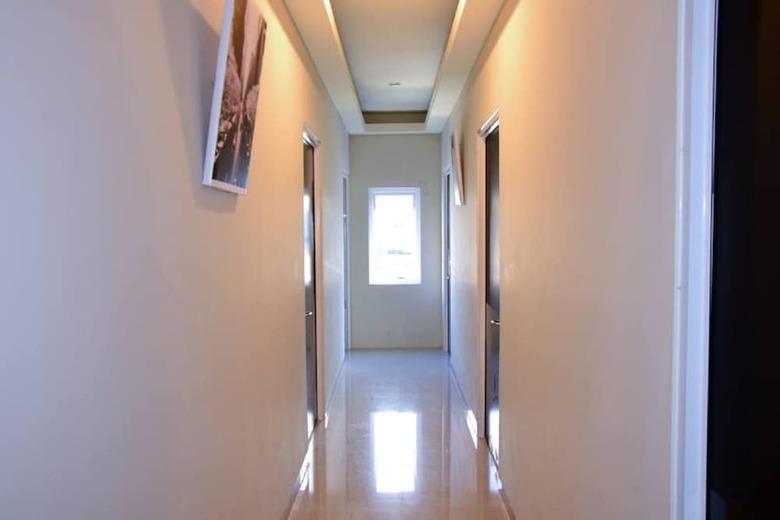 Hotel Reddoorz Near Mangga Dua Square