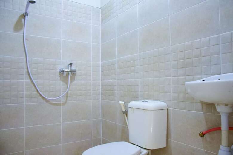 Hotel Reddoorz Near Mangga Dua Square