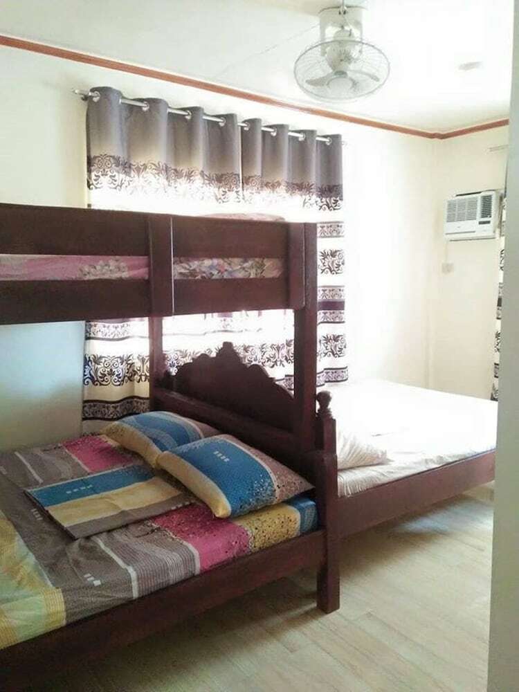 Hotel Den's Transient House