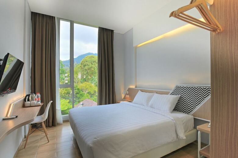 Facade Hotel By Azana