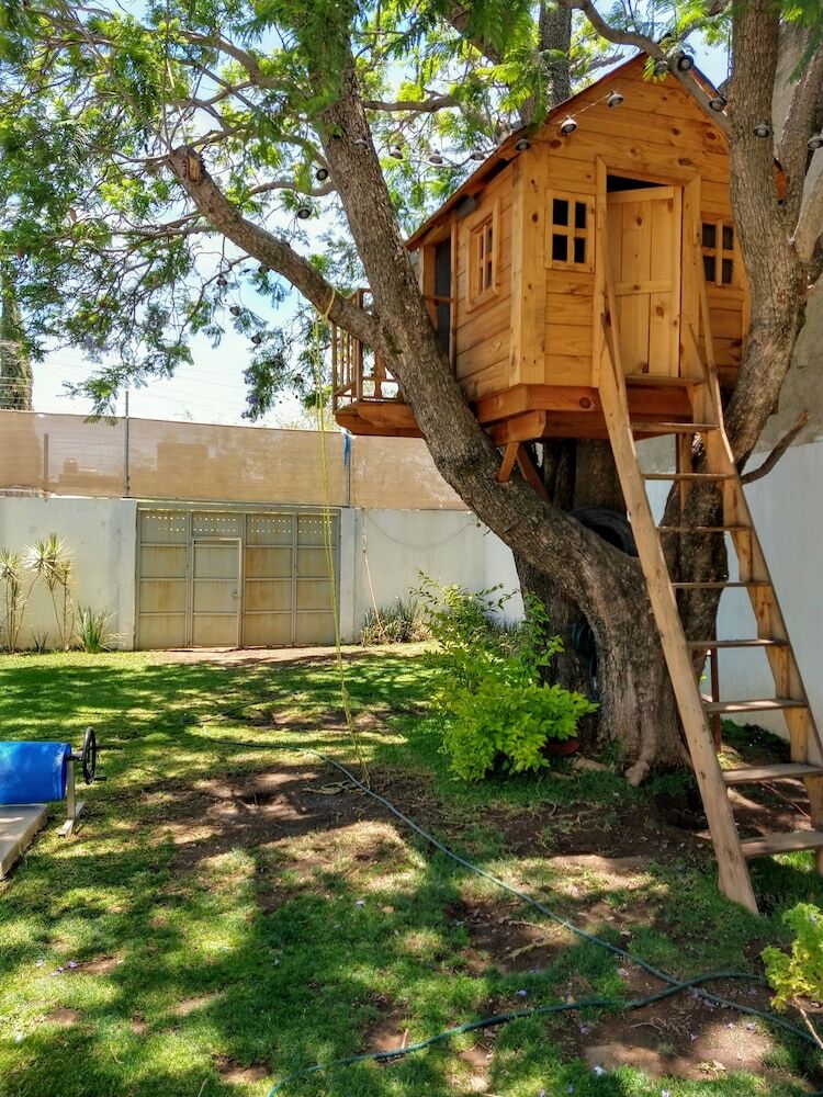 Hermosa Casa Con Jardin Y Alberca
