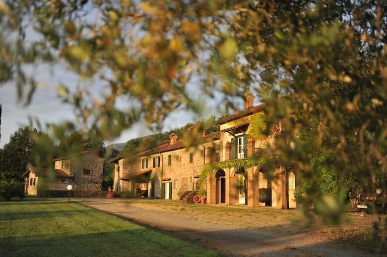Coriana Apartments & Villas