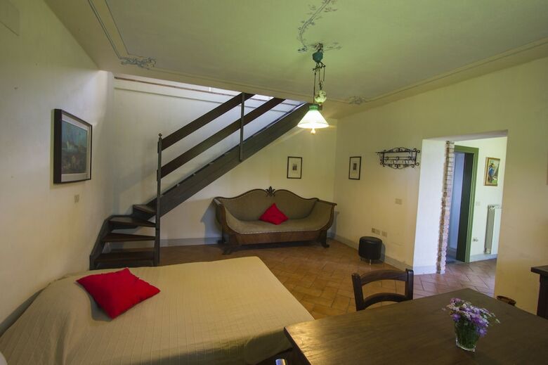 Coriana Apartments & Villas