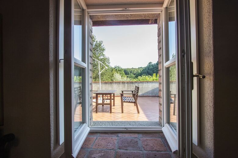 Coriana Apartments & Villas