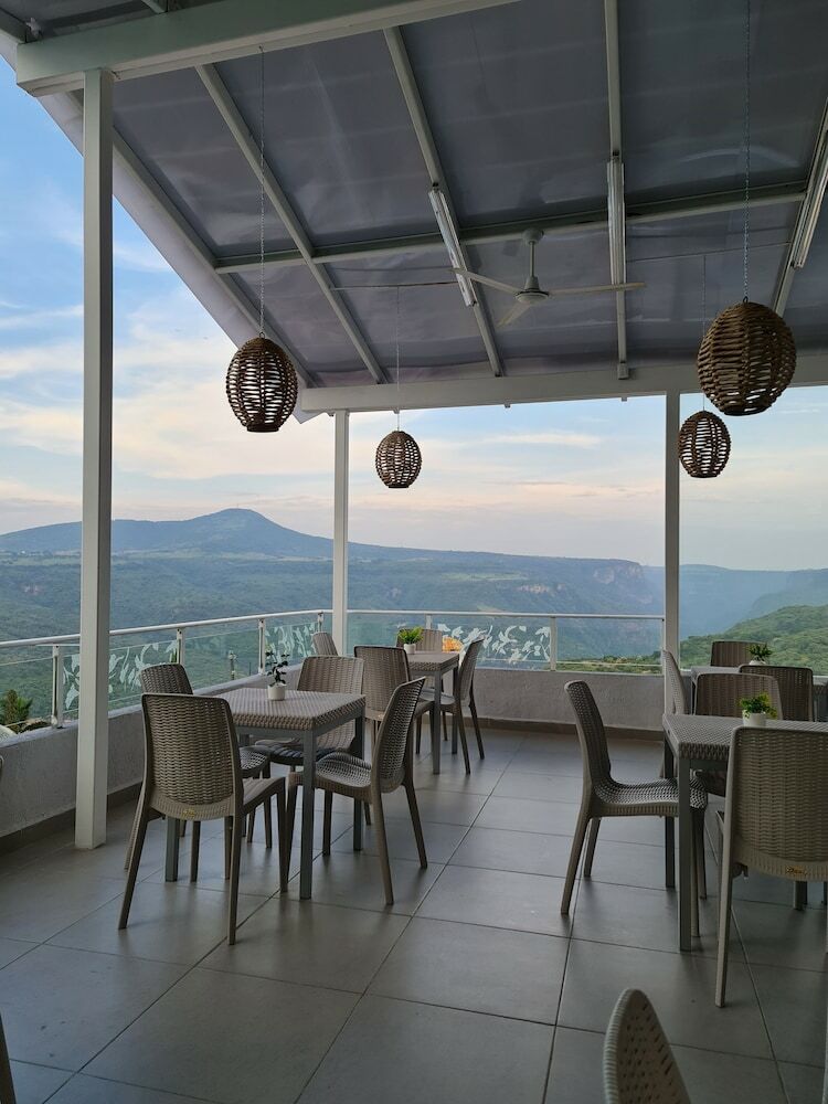 Capital O Hotel Y Spa Posada Mirador