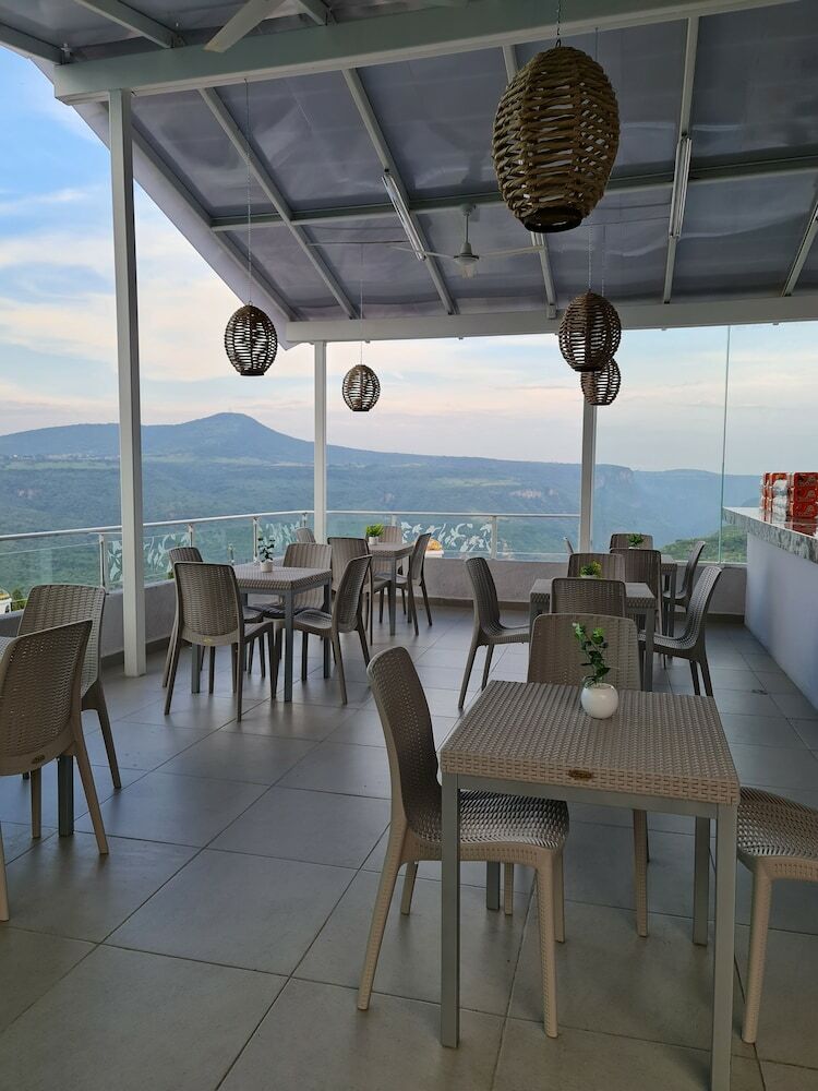 Capital O Hotel Y Spa Posada Mirador