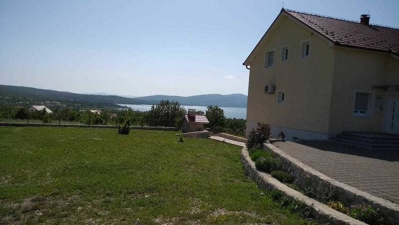 Apartamentos Blue Lake Luxury Accommodation