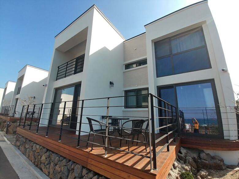 The Aewol House