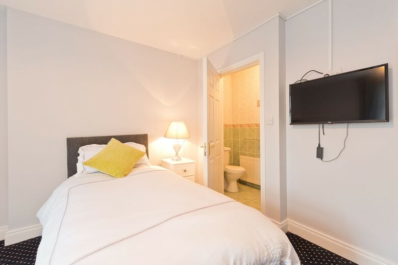 Hotel The Hatch Cavan