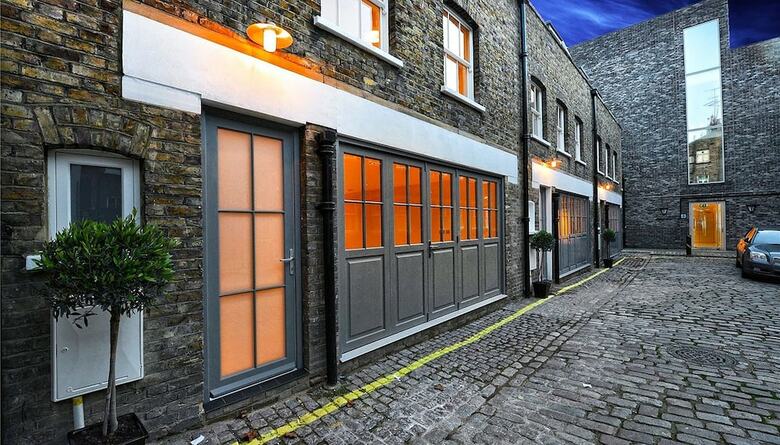 Rainsford Mews By Lime Street